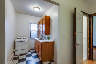 1325 West 27th St in Minneapolis, MN - Foto de edificio - Interior Photo