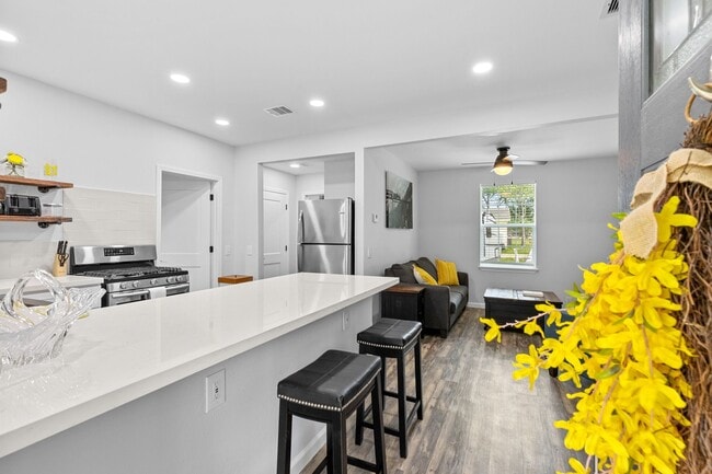 property at 412 Waco Ave