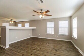 310 Quail Run Rd in Red Oak, TX - Building Photo - Building Photo