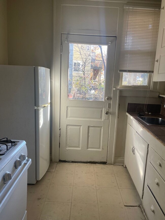 2902-2904-2904 N High St in Columbus, OH - Building Photo - Building Photo