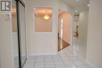 12 Pacific Wind Crescent in Brampton, ON - Building Photo - Building Photo