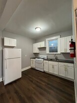 51 Wade St, Unit 2 in Jersey City, NJ - Building Photo