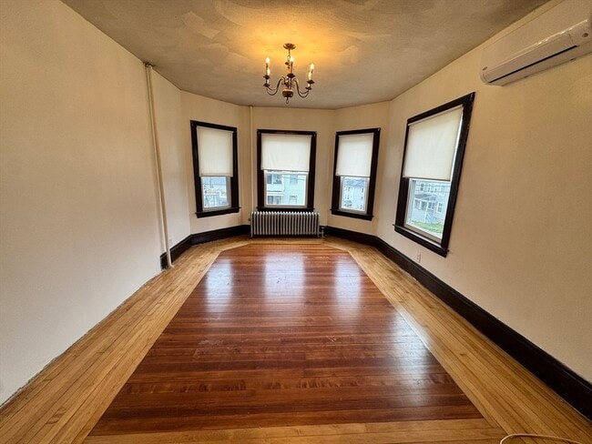 341 Belmont St in Fall River, MA - Foto de edificio - Building Photo