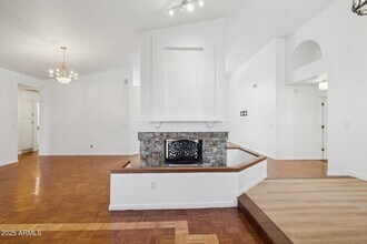 16421 N 49th St in Scottsdale, AZ - Foto de edificio - Building Photo