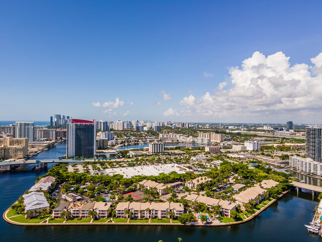 Ocean Reef at Seawalk Pointe Apartments in Hallandale Beach, FL - Building Photo - Building Photo