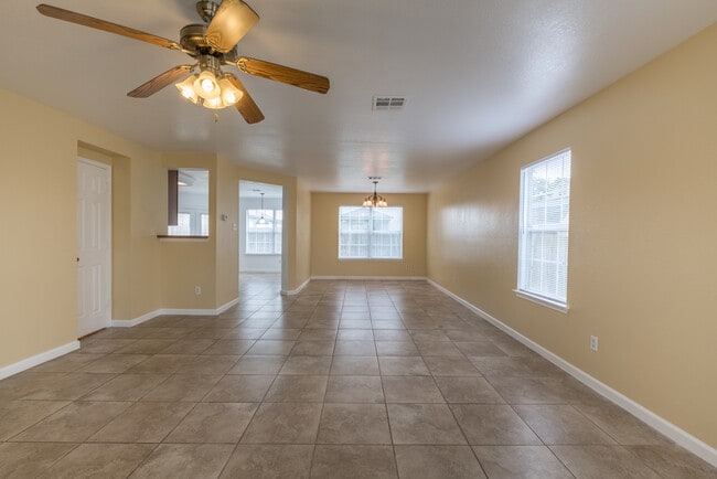 1305 Casa Blanca Cove in Round Rock, TX - Building Photo - Building Photo