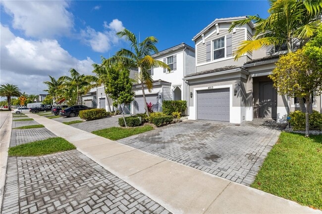 4813 NW 48th Terrace in Tamarac, FL - Building Photo - Building Photo