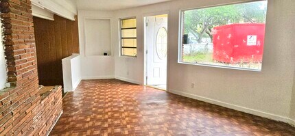 2325 Johnson St in Hollywood, FL - Building Photo - Building Photo