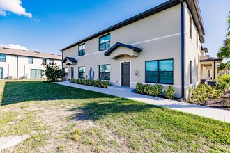 1871 Vista Landings Ct in Port Charlotte, FL - Foto de edificio - Building Photo