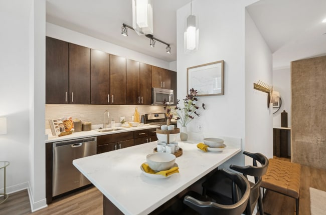 938 W Lake St in Oak Park, IL - Foto de edificio - Building Photo