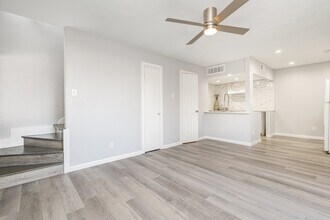 12818 Midway Rd in Dallas, TX - Building Photo - Building Photo