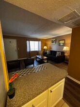121 Oyster Bay Cir, Unit 200 in Altamonte Springs, FL - Foto de edificio - Building Photo
