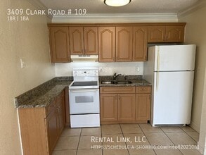 3409 Clark Rd in Sarasota, FL - Building Photo - Building Photo