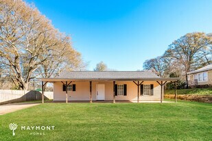 339 Spring St in Commerce, GA - Building Photo