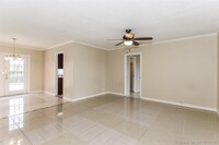 11911 NW 30th Pl in Sunrise, FL - Foto de edificio - Building Photo