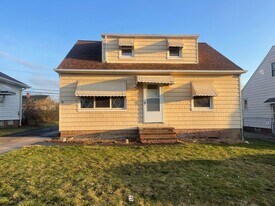 15717 Northwood Ave in Maple Heights, OH - Building Photo