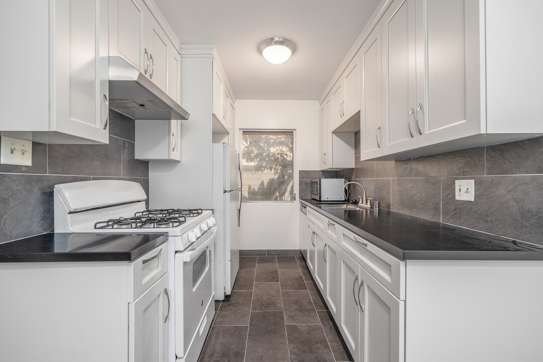 1475 S Wooster St in Los Angeles, CA - Building Photo