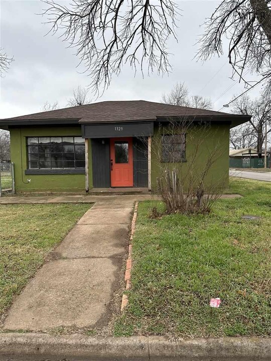 1329 34th St in Wichita Falls, TX - Building Photo