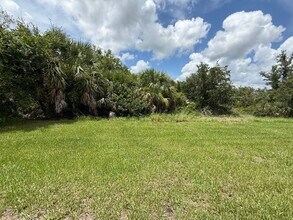 13298 Blytheville Ave in Port Charlotte, FL - Building Photo - Building Photo
