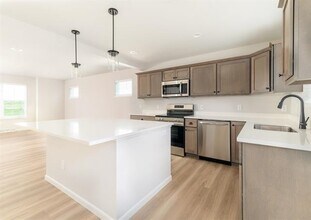 1674 Happy Trails Rd in Verona, WI - Building Photo - Building Photo