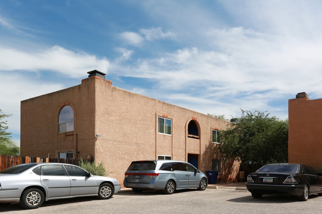 938 N Belvedere Ave in Tucson, AZ - Building Photo