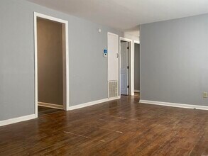 8224 W 37th St in Little Rock, AR - Building Photo - Building Photo