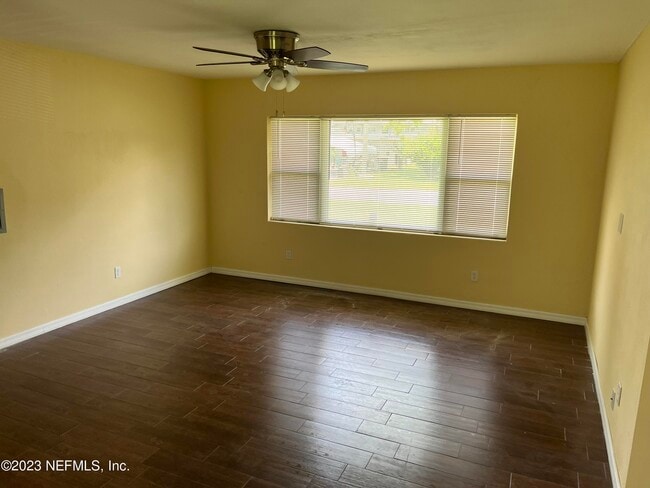 5418 Juno Dr in Jacksonville, FL - Foto de edificio - Building Photo
