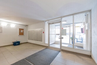 Kingswood II in Peterborough, ON - Building Photo - Building Photo