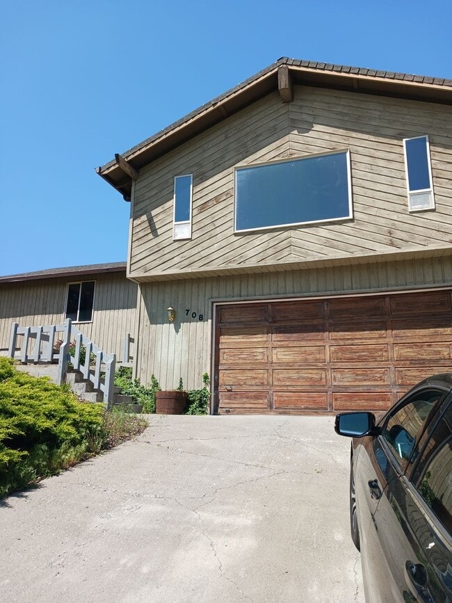 property at 708 Highland Dr