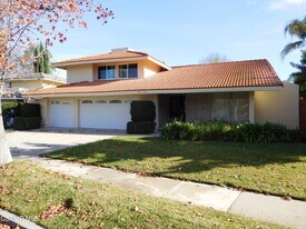 1262 Willowgreen Ct in Westlake Village, CA - Building Photo