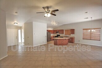 15710 N 34th St in Phoenix, AZ - Building Photo - Building Photo
