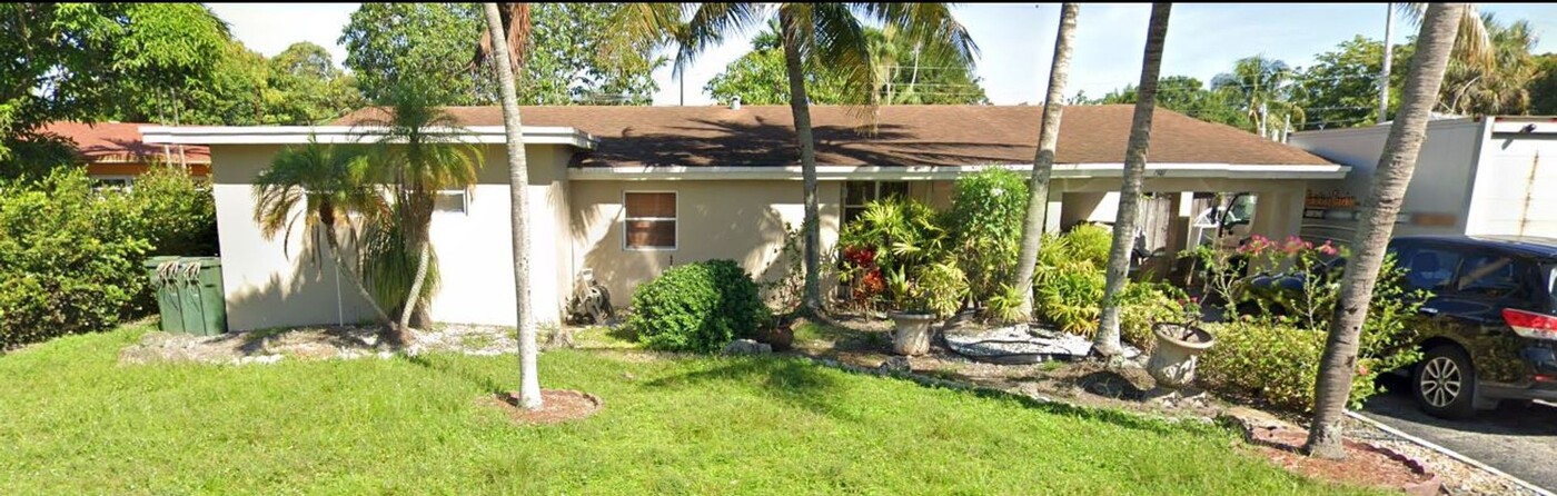 1941 SW 36th Ave in Fort Lauderdale, FL - Building Photo