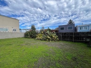 940 Easton Ave-Unit -942 in San Bruno, CA - Building Photo - Building Photo