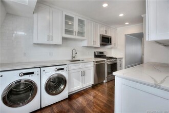 245 Unquowa Rd in Fairfield, CT - Building Photo - Building Photo