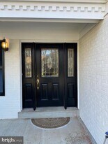 222 Apple Blossom Ct in Vienna, VA - Building Photo