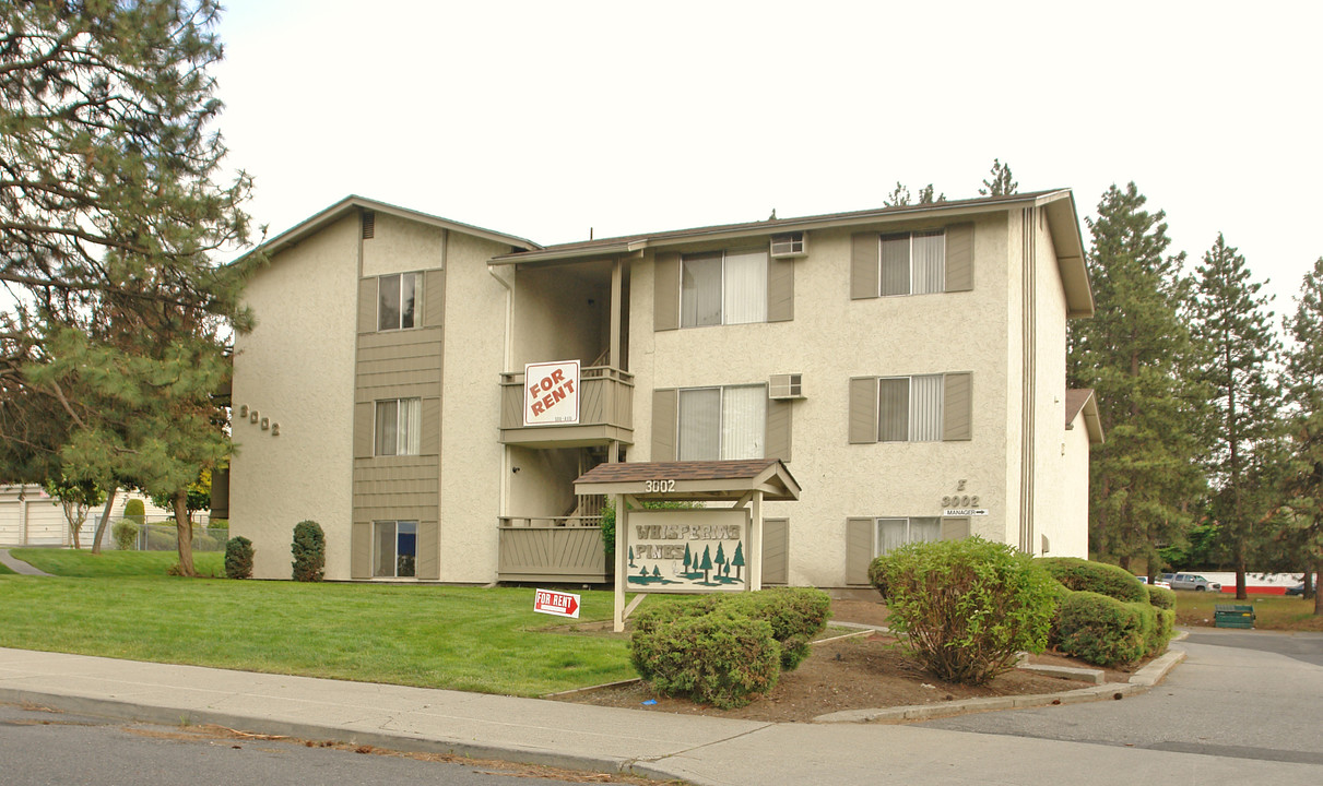 3002 E 30th Ave in Spokane, WA - Foto de edificio