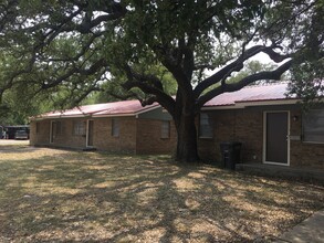 1112 S Church St in Brady, TX - Building Photo - Building Photo