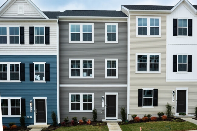 411 18th Ave in Ranson, WV - Building Photo - Building Photo