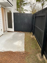 4633 Forest Hills Dr in North Charleston, SC - Building Photo