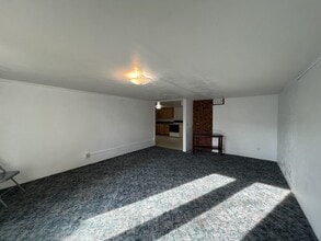 2405 Sunset Dr in Ontario, OR - Building Photo - Building Photo