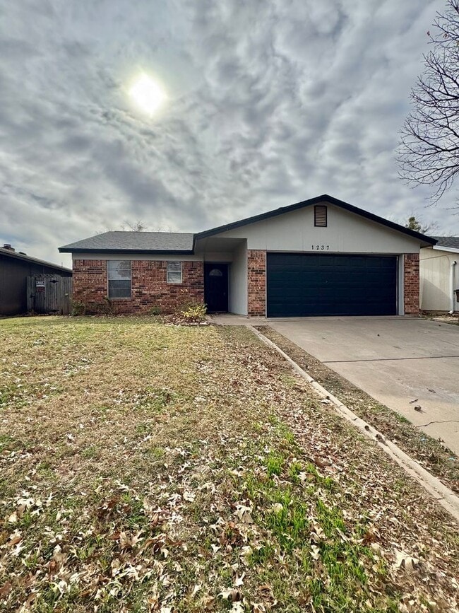 property at 1237 Tres Rios Dr