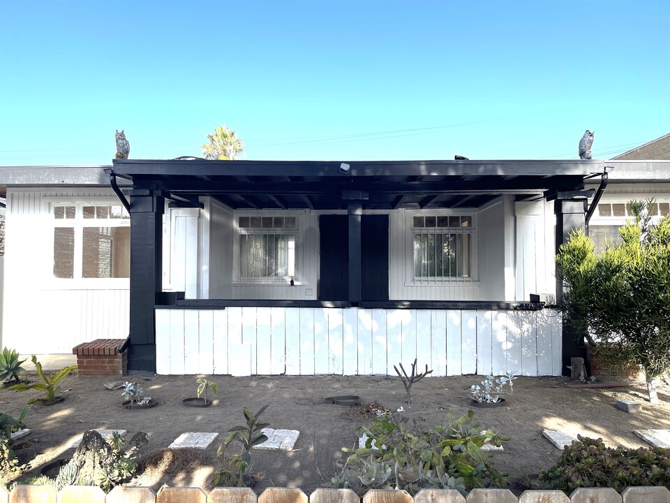 4844 Voltaire St in San Diego, CA - Building Photo