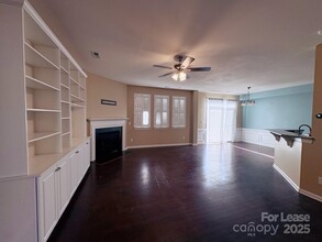 10928 Burnt Leather Ln in Charlotte, NC - Foto de edificio - Building Photo