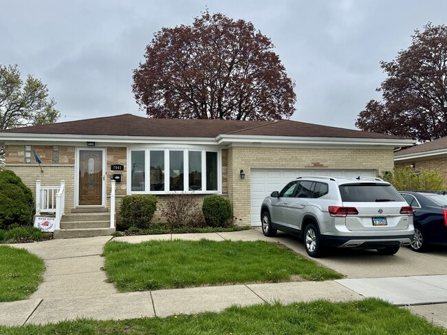 property at 7441 W Mulford St