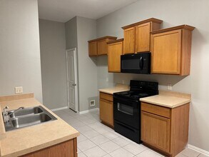 100-102 Prosperity Trail in McGregor, TX - Building Photo - Building Photo