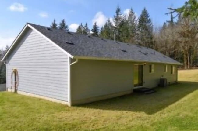3711 E Agate Rd in Shelton, WA - Building Photo - Building Photo