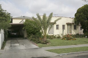 9821 #C-G & 9823 Dearborn Ave in South Gate, CA - Building Photo