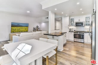 4204 Flintlock Ln in Westlake Village, CA - Building Photo - Building Photo