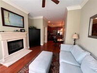 11 Perimeter E Ctr photo'