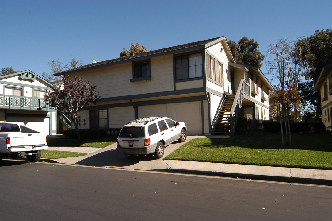 7371 Saddle Rd in Rancho Cucamonga, CA - Building Photo